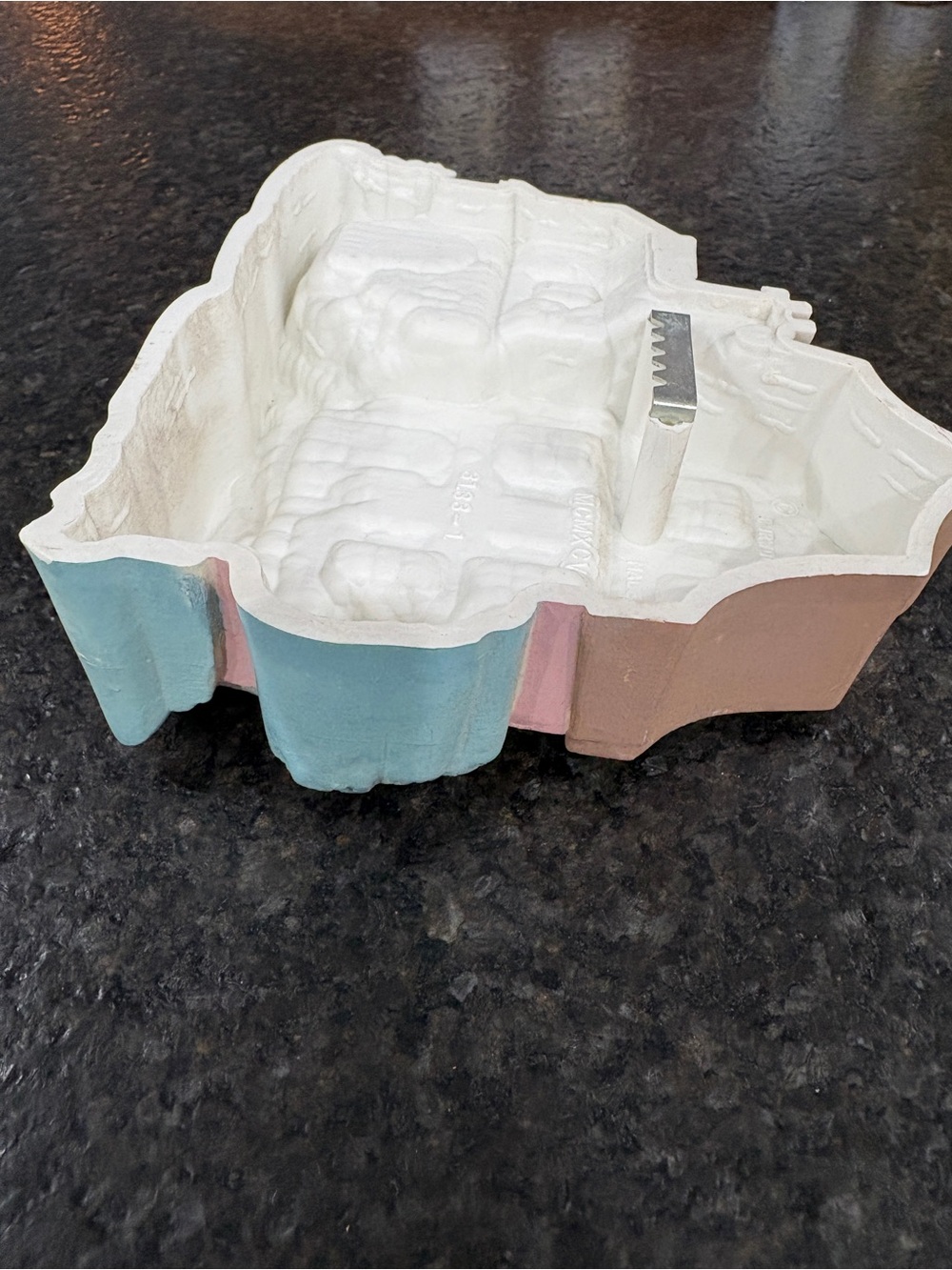 Pastel Cottage Wall Plaques - Pair - Picture 9 of 11